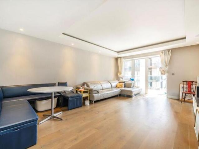 Flat for rent in London Borough of Hammersmith and Fulham, Greater London
