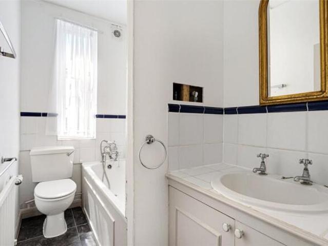 Flat for rent in Cat Hill