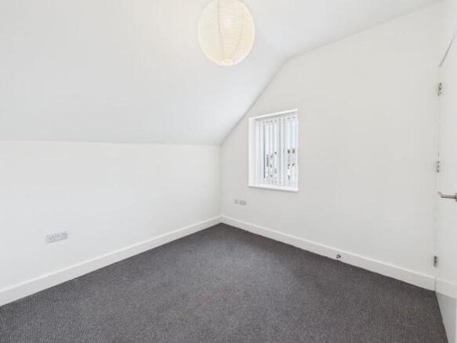 Flat for rent in South Lane, West Yorkshire