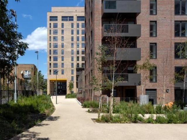 Flat for rent in Cat Hill
