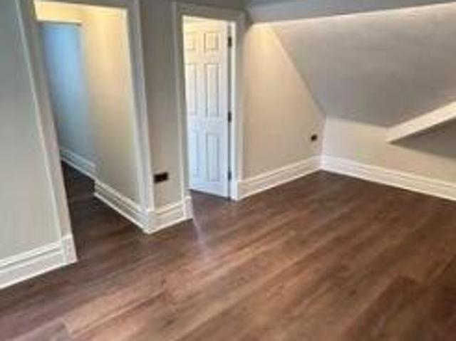 Flat for rent in Calderstones