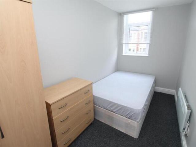 Flat for rent in Penylan, Wales