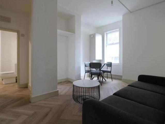 Flat for rent in London Borough of Croydon, Greater London