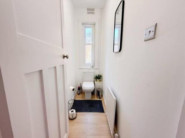 Flat for rent in Penn Hill, Poole