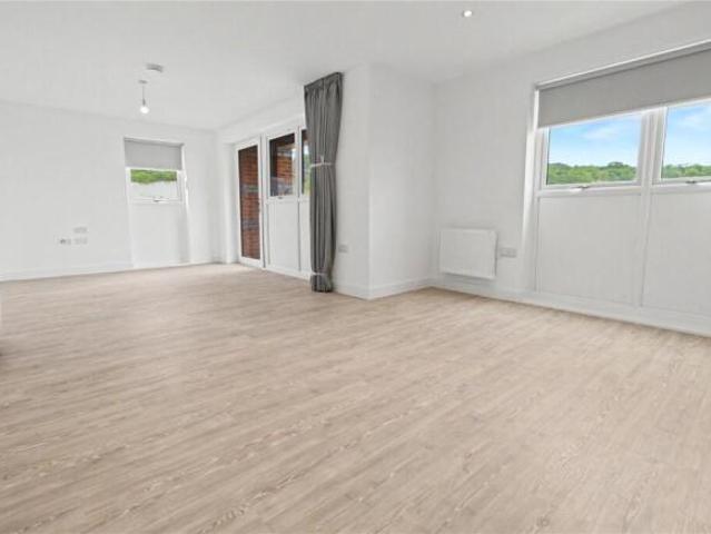 Flat for rent in Monks Orchard, Kent