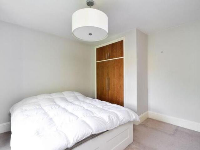 Flat for rent in Cat Hill