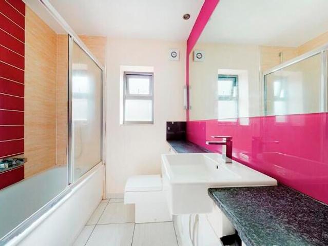 Flat for rent in Cat Hill
