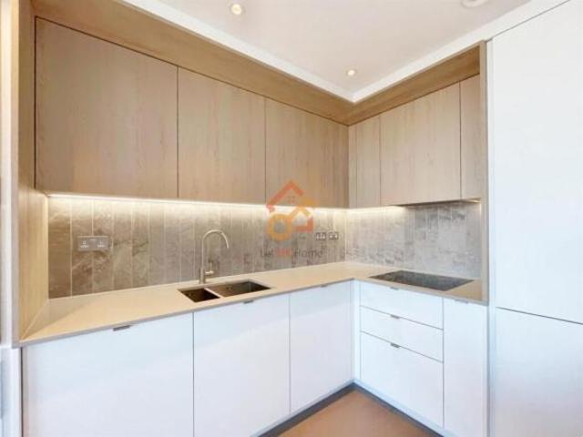 Flat for rent in South Lane, West Yorkshire