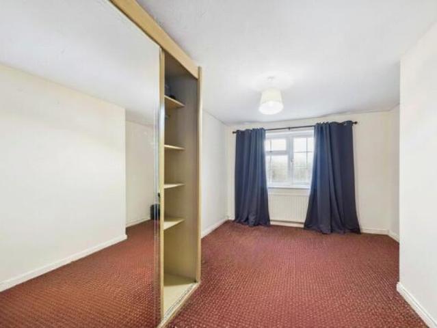Flat for rent in Slough