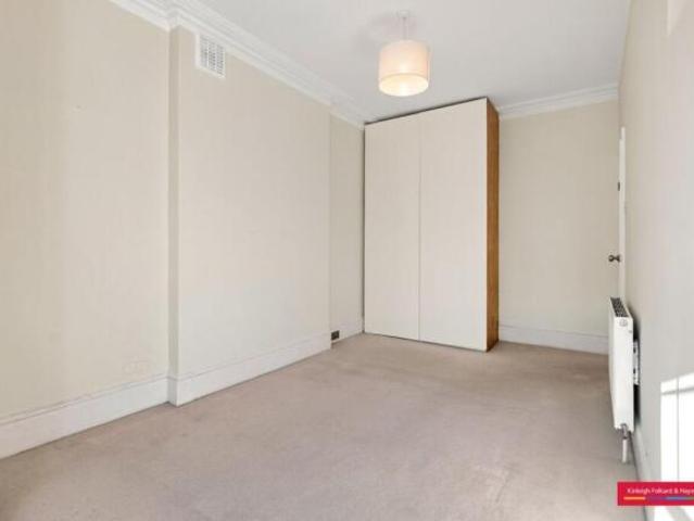 Flat for rent in Cat Hill, England