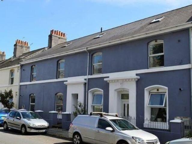 House for rent in Follaton, Strode