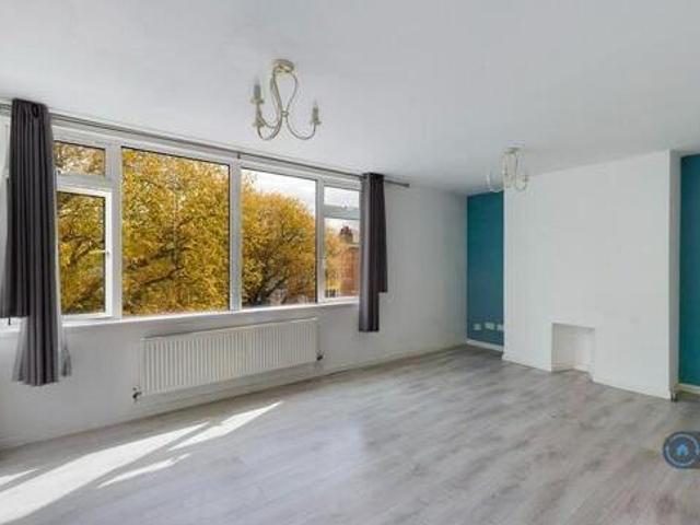 House for rent in Follaton, Strode