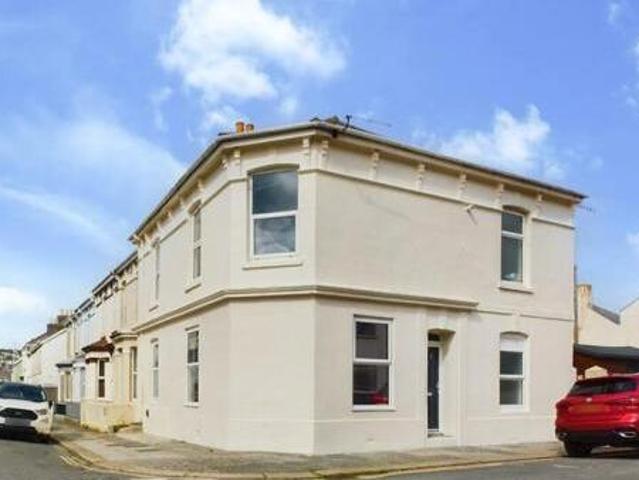 House for rent in Follaton, Strode