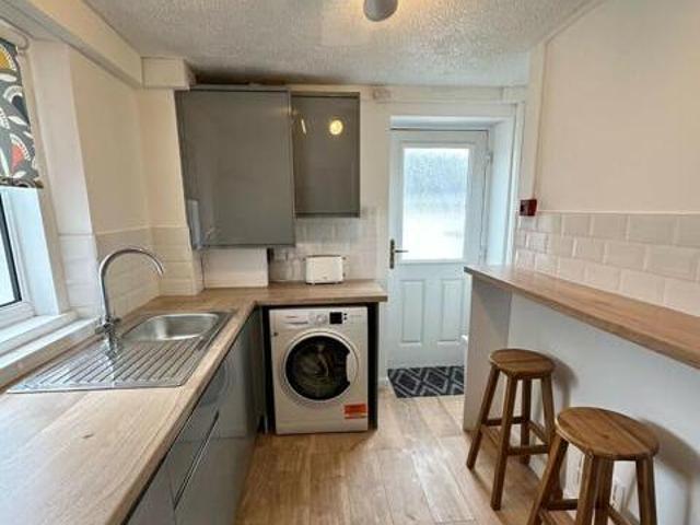 House for rent in Follaton, Strode
