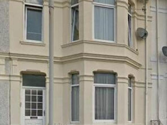 House for rent in Follaton, Strode