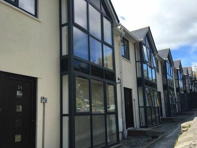 House for rent in Follaton, Strode