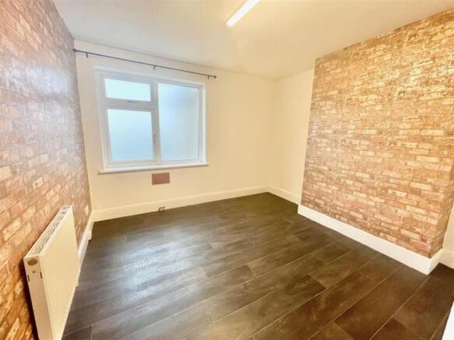 Flat for rent in Mount Wise