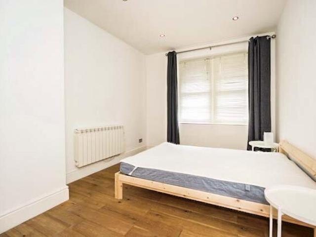 Flat for rent in Cat Hill