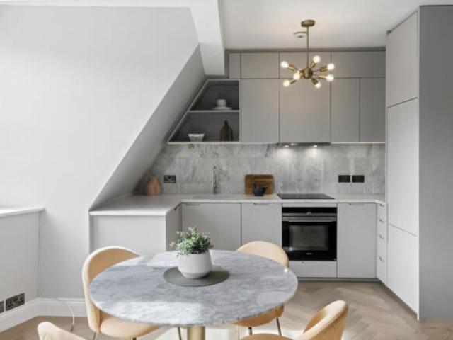 Flat for rent in Cat Hill, England