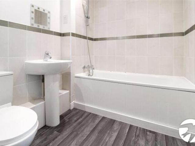 Flat for rent in Swanscombe and Greenhithe, Monks Orchard