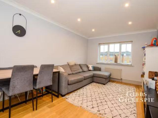 House for rent in Hatch End, Greater London