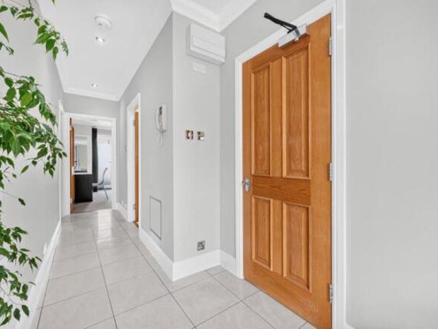 Flat for rent in Chiswick, Greater London