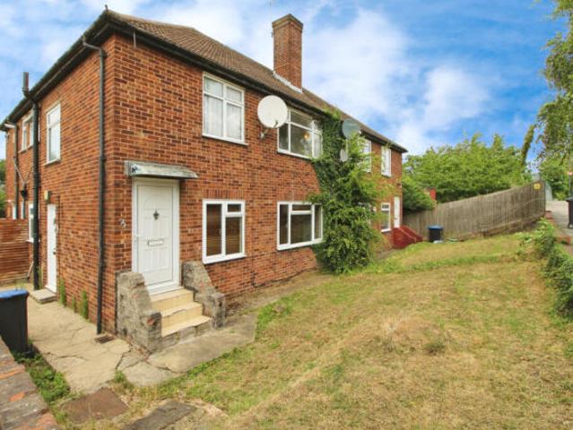 Flat for rent in Kingsbury, Greater London