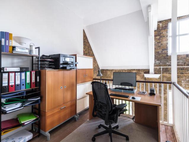 Flat for rent in Cat Hill