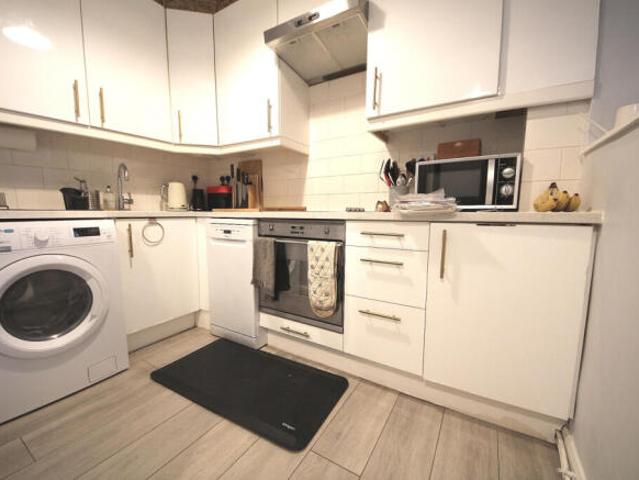 Flat for rent in Cat Hill