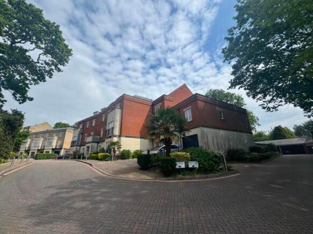 Flat for rent in Bassett, City Of Southampton