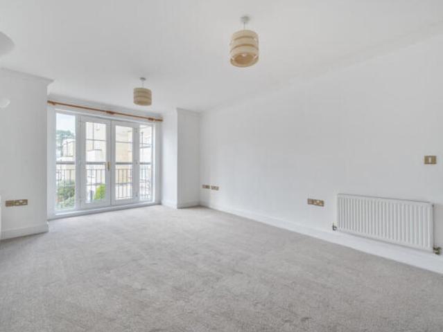 Flat for rent in Chilworth Old Village, Test Valley