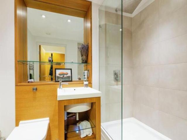 Flat for rent in Cat Hill