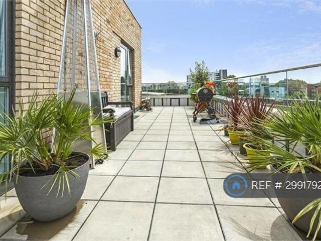 Flat for rent in Cat Hill