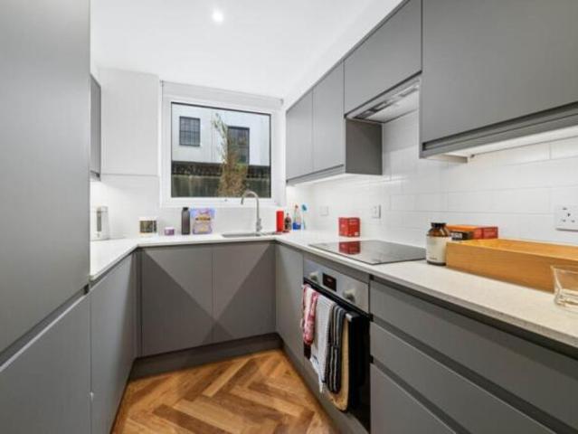 Flat for rent in Cat Hill