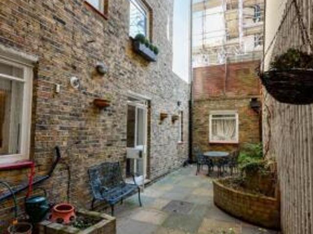 Flat for rent in South Kensington, Greater London