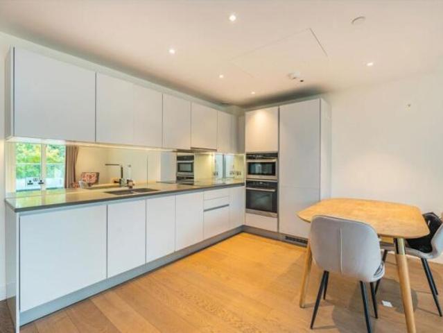 Flat for rent in Battersea, Greater London
