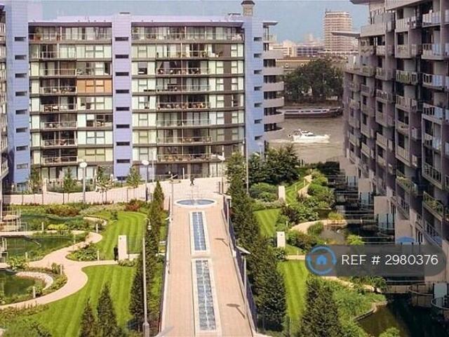 Flat for rent in Cat Hill, England