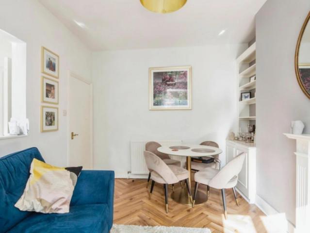 Flat for rent in Cat Hill