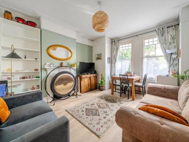 Flat for rent in Cat Hill