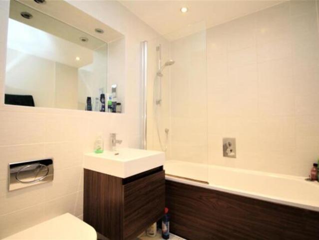 Flat for rent in Cat Hill