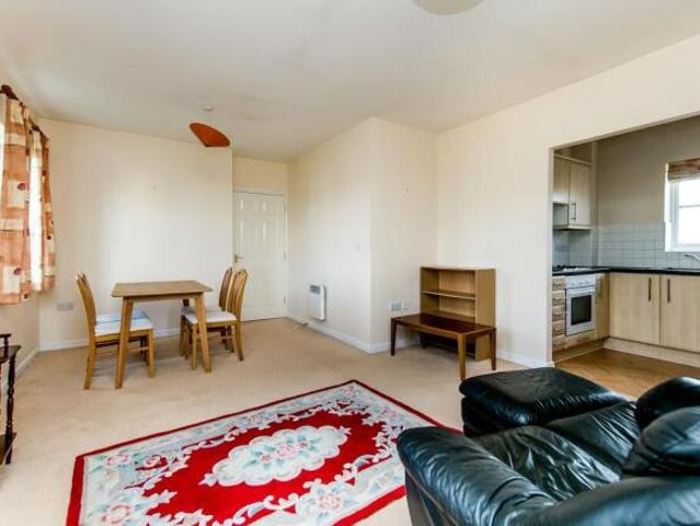 Flat for rent in Ravenswood, Key Street