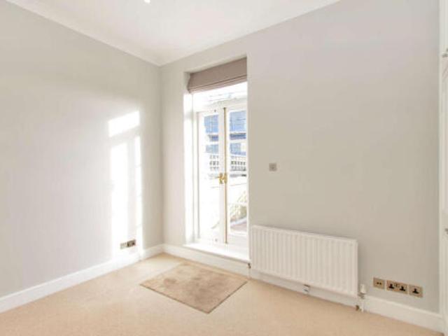 Flat for rent in Cat Hill
