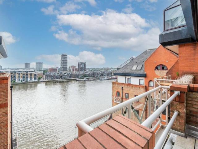 Flat for rent in Sands End