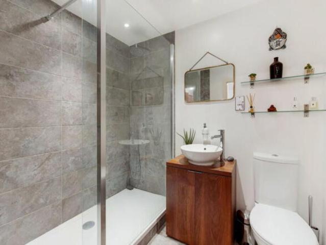 Flat for rent in Cat Hill