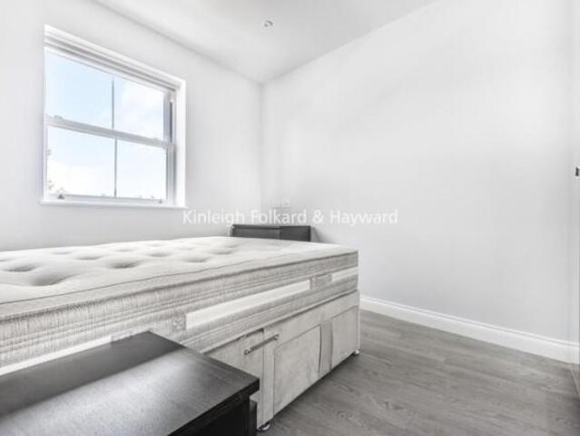 Flat for rent in London Borough of Merton, Mitcham