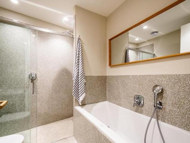Flat for rent in Cat Hill