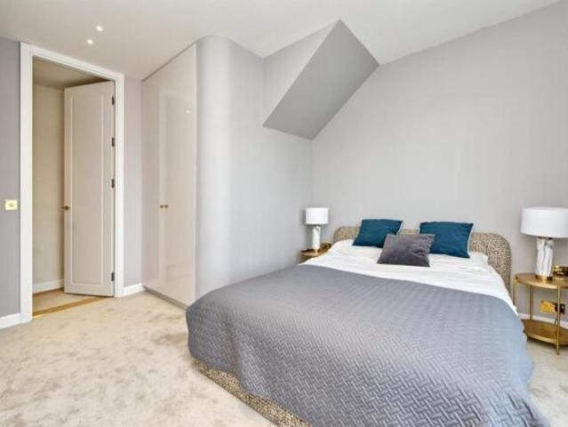 Flat for rent in Cat Hill