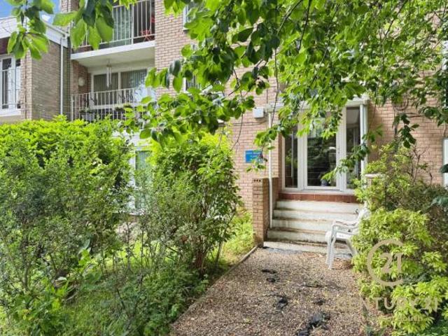 Flat for rent in Woolton, Calderstones