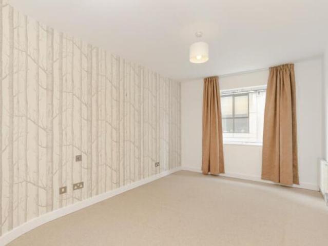 Flat for rent in Cat Hill