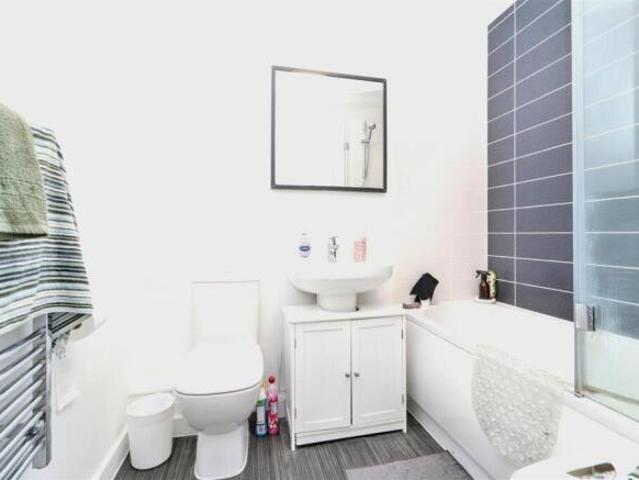 Flat for rent in Warrington